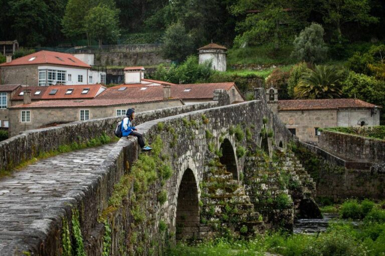Descubre la belleza de los 15 pueblos más encantadores de Galicia.