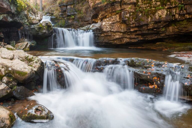 Descubre la belleza natural de las cascadas de Puente Ra.