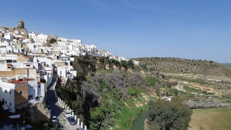 Descubre la belleza y encanto del Pueblo Blanco de Arcos de la Frontera