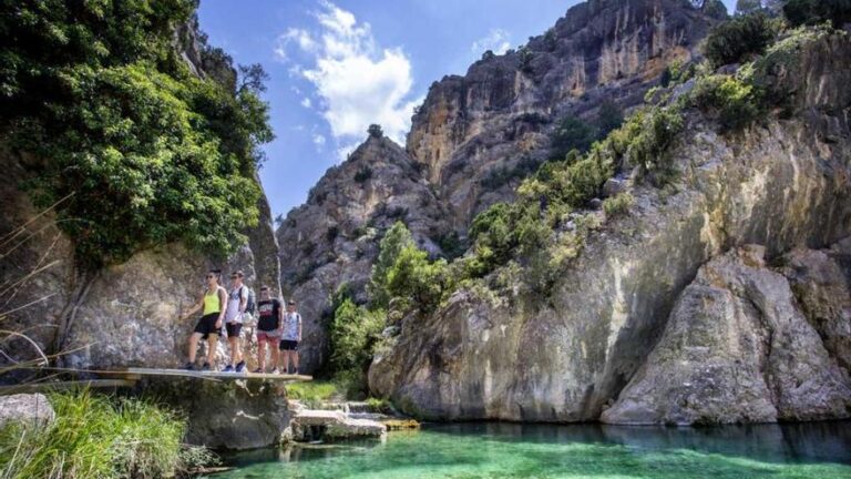 Descubre la emoción y la belleza natural del turismo de aventura en Aragón.