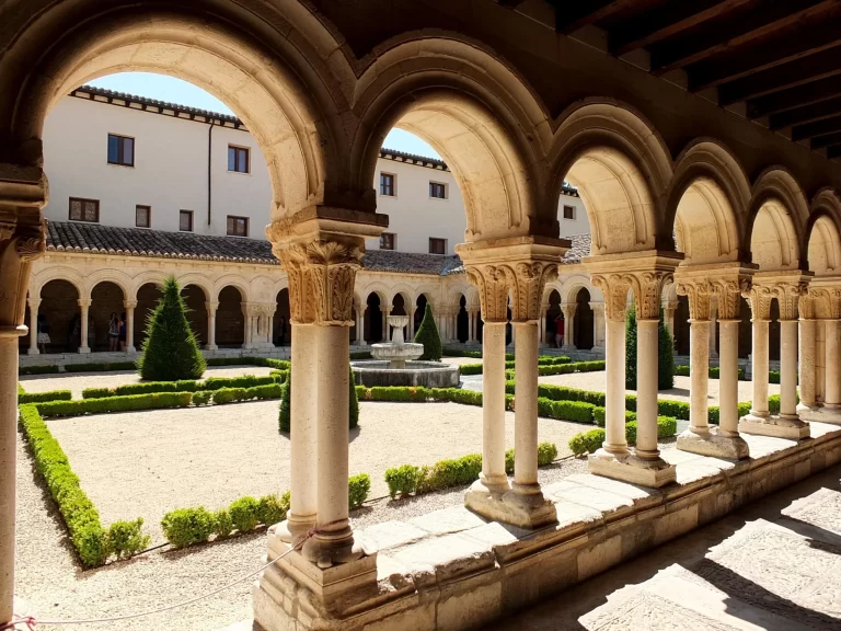 Descubre la historia y secretos del Monasterio de las Huelgas en Burgos.