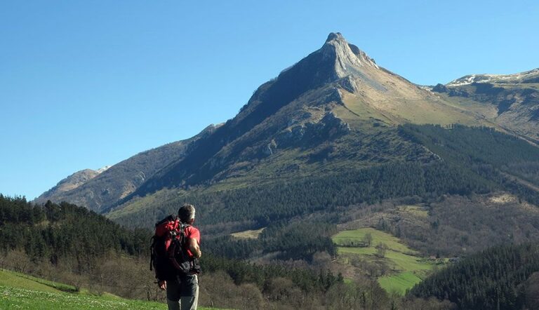 Descubre las impresionantes rutas de senderismo en la Sierra de Aralar.