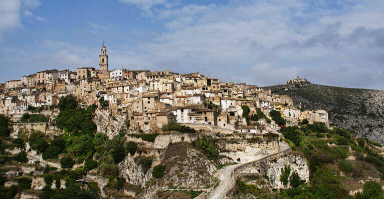 Descubre los encantos de Bocairent, un destino lleno de historia y naturaleza.