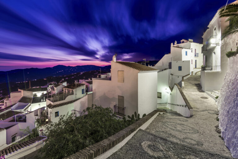 Descubre los impresionantes atractivos turísticos que ver en Málaga, España.