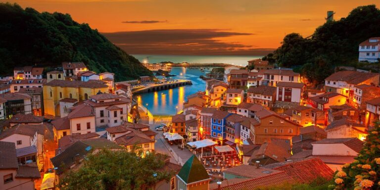 Descubre los impresionantes paisajes y cultura de Asturias en España.