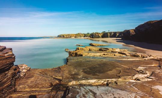 Descubre los tesoros naturales y culturales de la Comarca da Mariña Oriental.