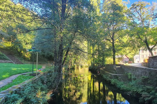 Escapa del bullicio urbano en los tranquilos pueblos de Galicia