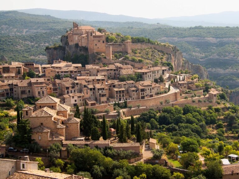 Explora la belleza rural de España a través de sus destinos artísticos