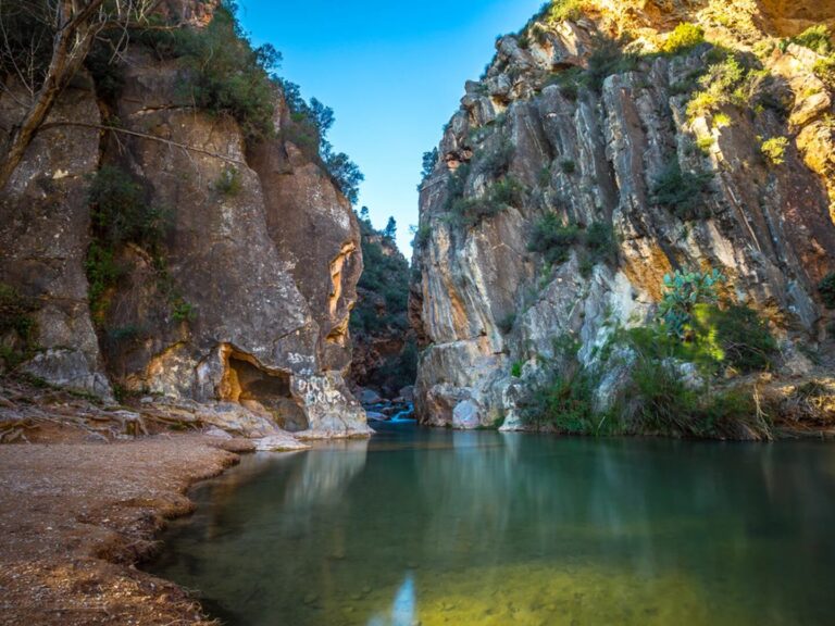Explorando la belleza natural de la Ruta del Agua de Chelva.