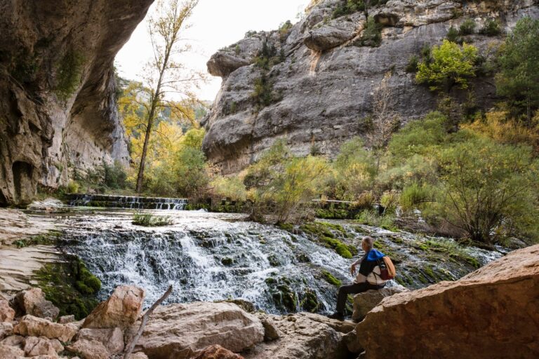 Explorando la belleza natural en la Ruta al Nacimiento del Río Pitarque