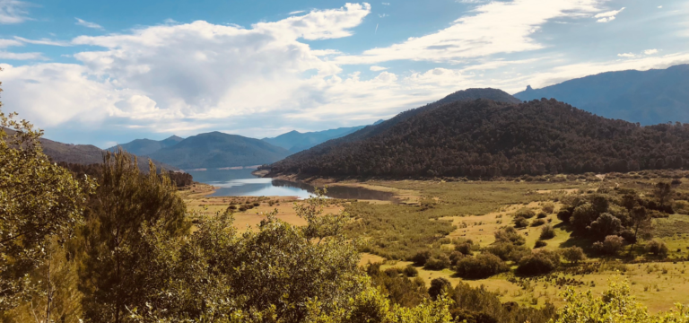 Explorando la belleza natural y cultural de Cazorla, un destino encantador.