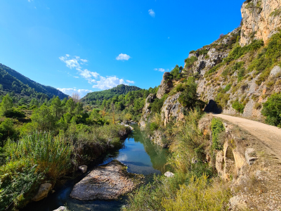 Explorando la belleza natural y cultural de la Ruta Via Verde Del Serpis