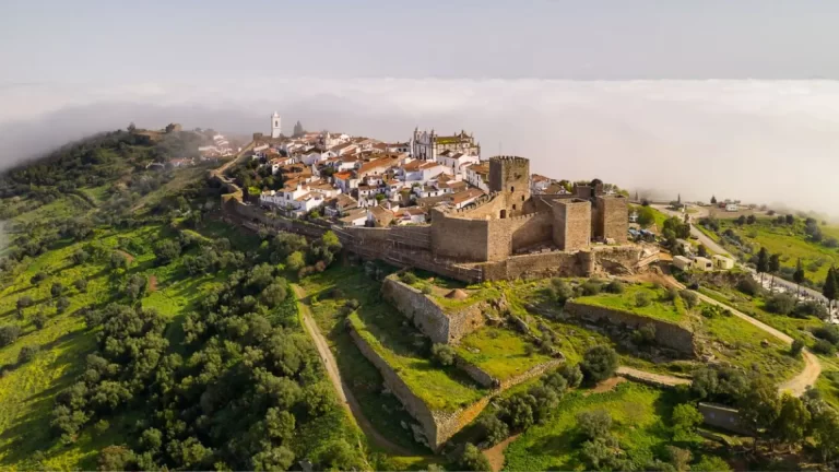 Explorando los paisajes infinitos en la frontera con Portugal.