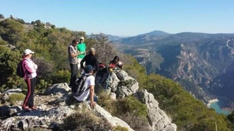 Explorando los senderos de la Sierra de Cádiz: Naturaleza y aventura.
