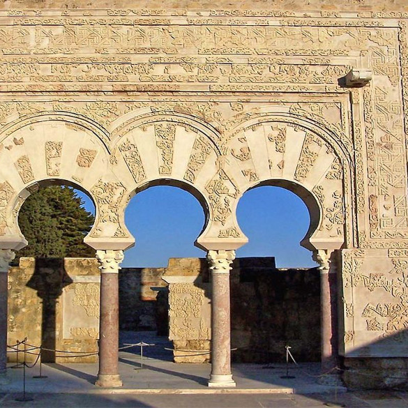 La majestuosa Medina Azahara: Tesoro histórico de la ciudad de Córdoba.