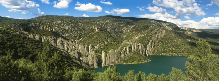 La majestuosidad de Finestres: La Gran Muralla Española en todo su esplendor