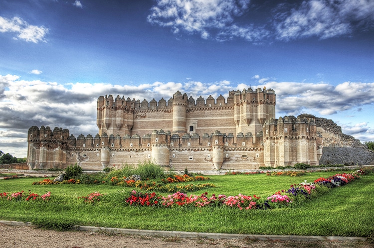 La majestuosidad de los castillos españoles que impresionan con su arquitectura medieval.