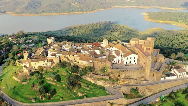 Los encantadores pueblos amurallados de España: historia y belleza sin igual.