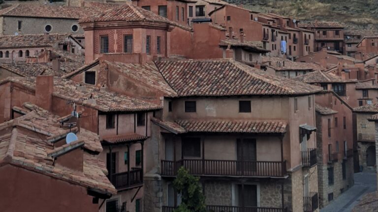 Planifica tu escapada perfecta y disfruta al máximo del Puente de la Constitución